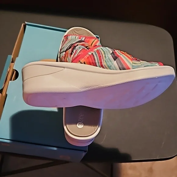 BZEES SMILE II - Picture 6 of 8